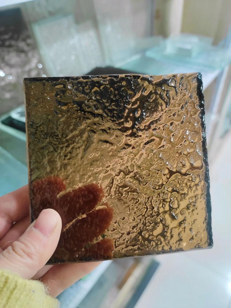 玻璃制品加工行业的精工细作